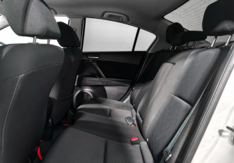 Подержанный автомобиль Mazda 3 Sedan 2011 года (12 фото)