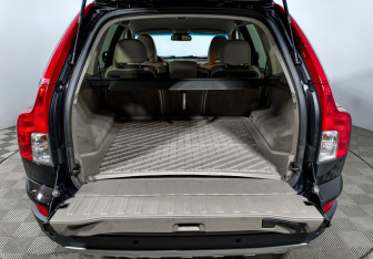 Подержанный автомобиль Volvo XC90 2011 года (19 фото)