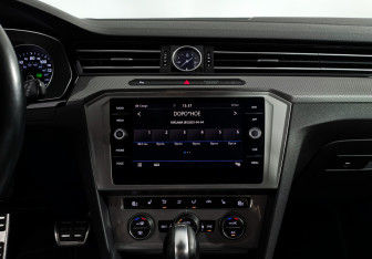 Подержанный автомобиль Volkswagen Passat Wagon 2017 года (17 фото)