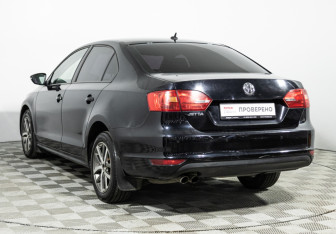 Подержанный автомобиль Volkswagen Jetta Sedan 2013 года (7 фото)