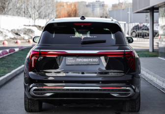 Подержанный автомобиль Hongqi E-HS9 2021 года (7 фото)