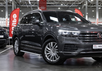 Подержанный автомобиль Volkswagen Touareg 2019 года (7 фото)