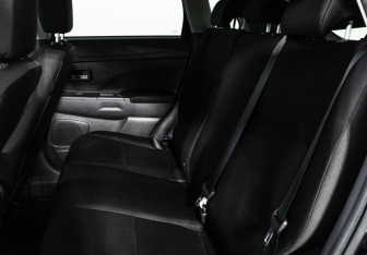 Подержанный автомобиль Mitsubishi ASX 2013 года (10 фото)