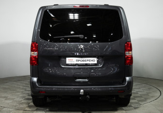 Подержанный автомобиль Peugeot Traveller 2020 года (6 фото)