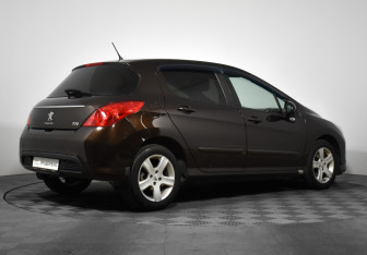 Подержанный автомобиль Peugeot 308 Hatchback 2012 года (5 фото)