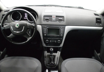 Подержанный автомобиль Skoda Yeti 2013 года (14 фото)