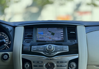 Подержанный автомобиль Infiniti QX80 2018 года (17 фото)