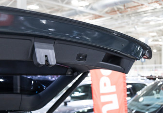 Подержанный автомобиль Volkswagen Touareg 2019 года (36 фото)