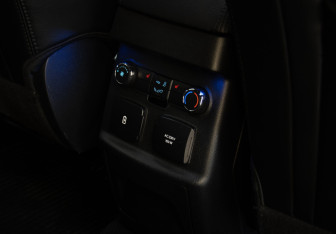 Подержанный автомобиль Ford Explorer 2017 года (20 фото)