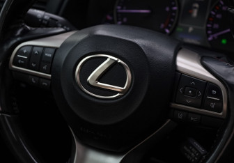 Подержанный автомобиль Lexus RX 2016 года (6 фото)