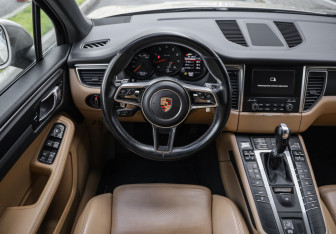 Подержанный автомобиль Porsche Macan 2017 года (14 фото)