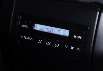 Подержанный автомобиль Toyota Land Cruiser Prado 2022 года (29 фото)