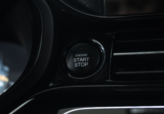 Подержанный автомобиль Москвич 3 2023 года (15 фото)