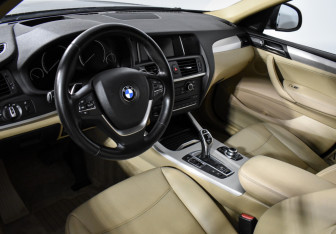 Подержанный автомобиль BMW X4 2015 года (9 фото)