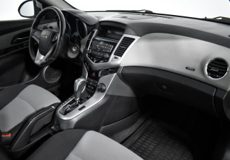 Подержанный автомобиль Chevrolet Cruze Sedan 2011 года (13 фото)