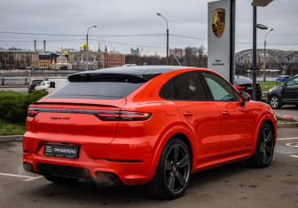 Подержанный автомобиль Porsche Cayenne 2021 года (7 фото)
