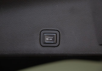 Подержанный автомобиль Cadillac SRX 2013 года (33 фото)