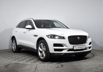 Подержанный автомобиль Jaguar F-Pace 2019 года (3 фото)