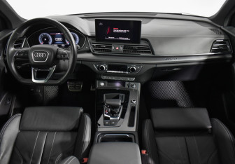Подержанный автомобиль Audi Q5 2023 года (15 фото)