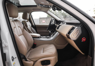 Подержанный автомобиль Land Rover Range Rover Sport 2017 года (30 фото)