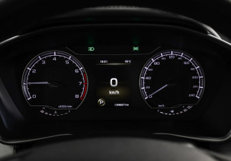 Подержанный автомобиль Geely Coolray 2021 года (13 фото)