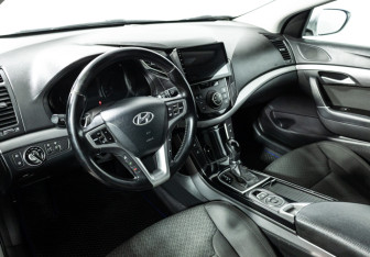 Подержанный автомобиль Hyundai i40 Sedan 2014 года (11 фото)