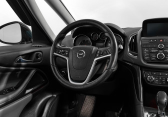 Подержанный автомобиль Opel Zafira Compactvan 2014 года (16 фото)