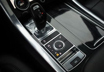 Подержанный автомобиль Land Rover Range Rover Sport 2019 года (22 фото)
