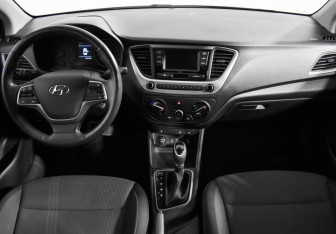 Подержанный автомобиль Hyundai Solaris Sedan 2017 года (13 фото)