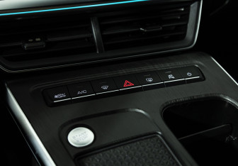 Подержанный автомобиль Haval F7 2024 года (18 фото)