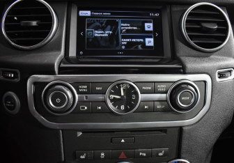 Подержанный автомобиль Land Rover Discovery 2015 года (14 фото)