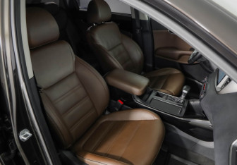 Подержанный автомобиль Kia Sorento 2018 года (24 фото)