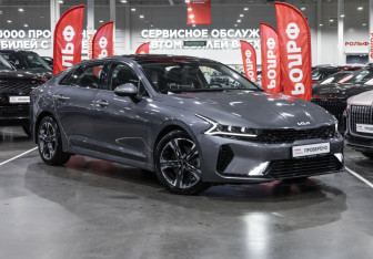 Подержанный автомобиль Kia K5 2023 года (5 фото)