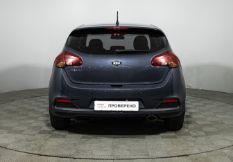 Подержанный автомобиль Kia Ceed Hatchback 2015 года (6 фото)