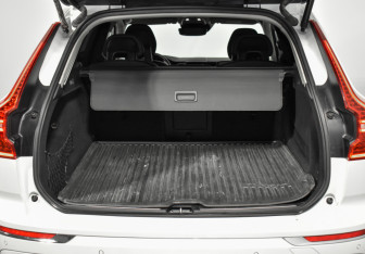 Подержанный автомобиль Volvo XC60 2018 года (22 фото)