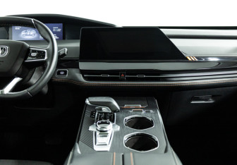 Подержанный автомобиль Changan UNI-K 2022 года (14 фото)