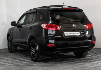 Подержанный автомобиль Hyundai Santa Fe 2008 года (7 фото)