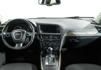 Подержанный автомобиль Audi Q5 2011 года (13 фото)