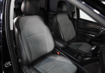 Подержанный автомобиль Ford Kuga 2017 года (18 фото)