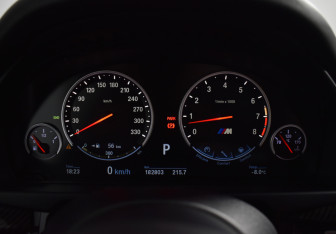 Подержанный автомобиль BMW X5 M 2015 года (22 фото)