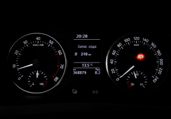 Подержанный автомобиль Skoda Rapid Liftback 2015 года (19 фото)