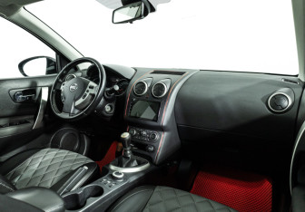 Подержанный автомобиль Nissan Qashqai+2 2011 года (9 фото)