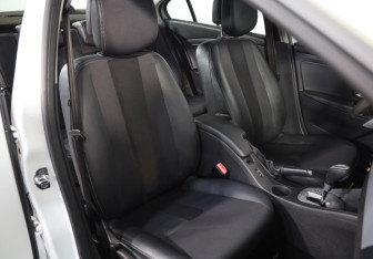 Подержанный автомобиль Renault Fluence 2010 года (19 фото)