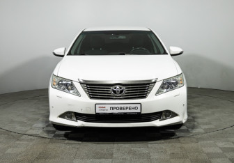 Подержанный автомобиль Toyota Camry Sedan 2013 года (2 фото)