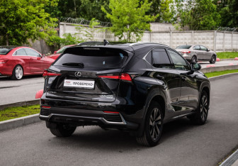 Подержанный автомобиль Lexus NX 2020 года (6 фото)