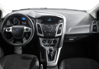Подержанный автомобиль Ford Focus Wagon 2014 года (13 фото)