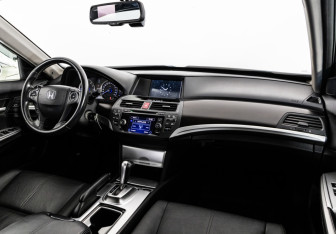 Подержанный автомобиль Honda Crosstour 2013 года (9 фото)