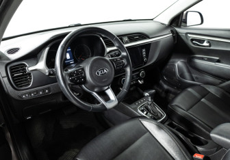 Подержанный автомобиль Kia Rio Hatchback 2021 года (11 фото)