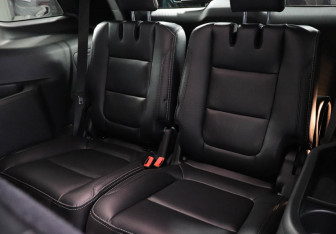 Подержанный автомобиль Ford Explorer 2018 года (12 фото)