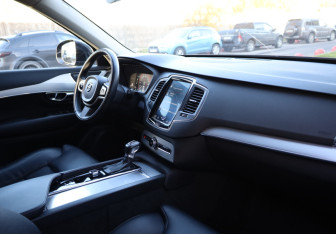 Подержанный автомобиль Volvo XC90 2018 года (10 фото)